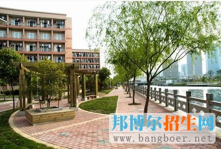 重慶市醫藥科技學校2017年報名條件、招生對象