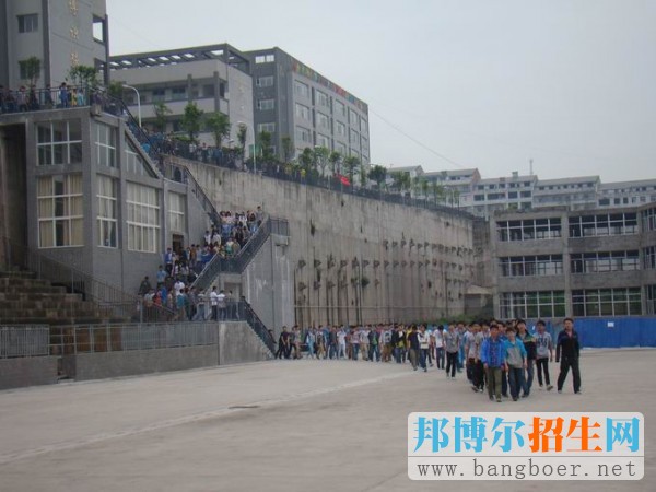 重慶市忠縣職業(yè)教育中心2017年報(bào)名條件、招生對(duì)象