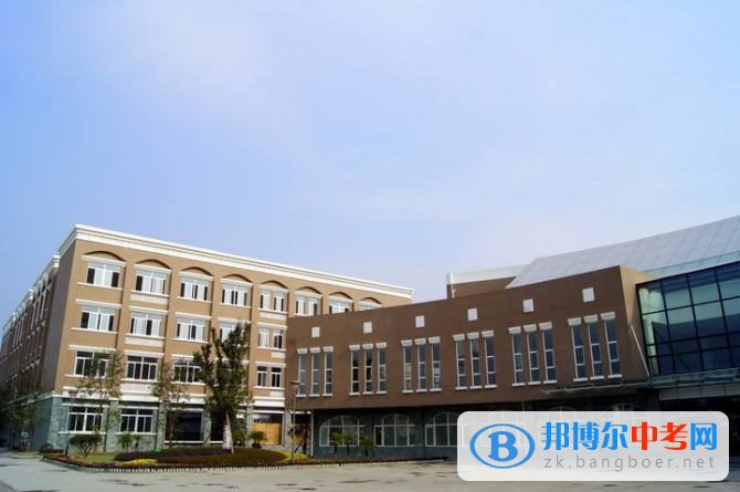 北大附中成都實(shí)驗(yàn)學(xué)校2022年學(xué)費(fèi)、收費(fèi)多少 