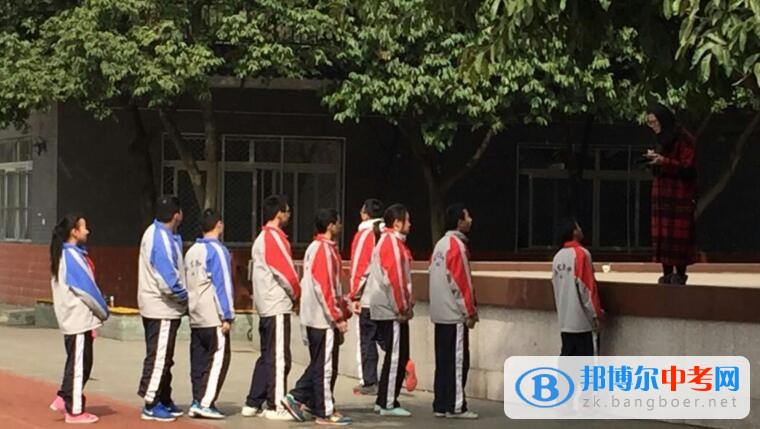 安全疏散常練習，生命寶貴記心中