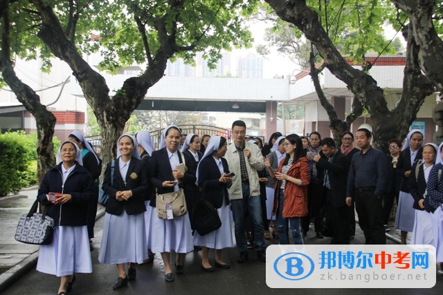 泰國烏汶府教育訪問團(tuán)來四川師大附中高中部訪問