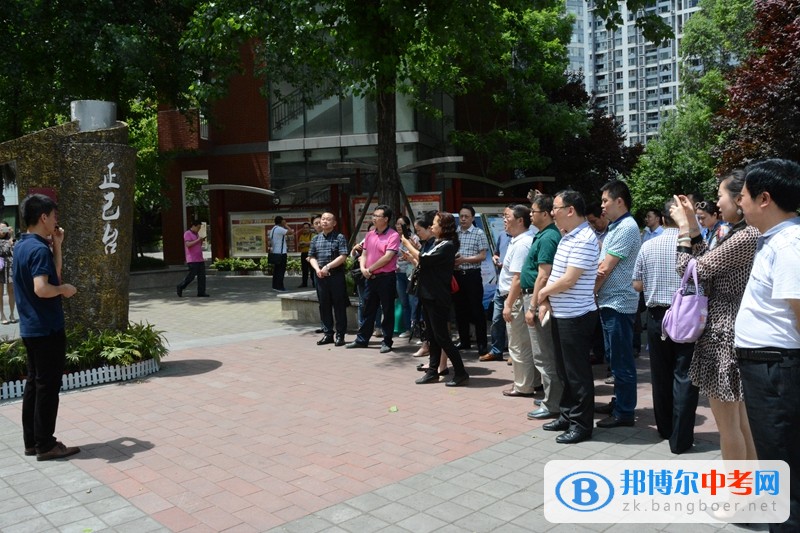 成都市2017年廉潔學(xué)校創(chuàng)建工作現(xiàn)場會在成都市青羊?qū)嶒?yàn)中學(xué)召開