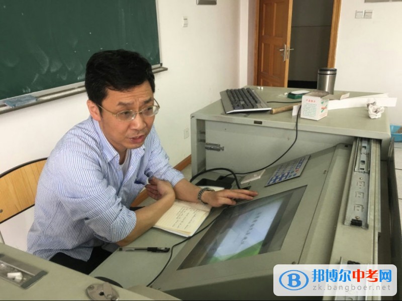 成都市第八中學積極做好高二“零診”考試準備工作