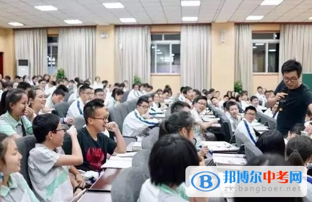 電子科技大學實驗中學學長領跑，助力成長