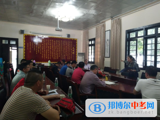 區教育局招辦領導赴郫都二中考點檢查高考準備工作