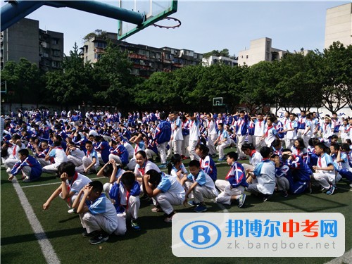 成都市樹德實驗中學(西區)安全重于山 警鐘須長鳴