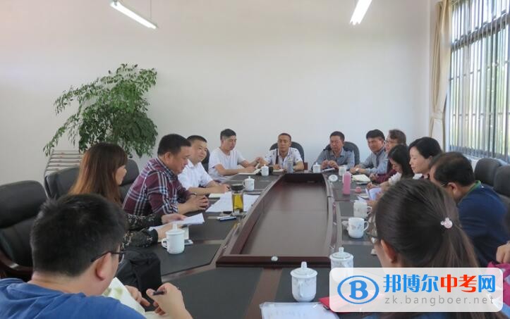 云南開遠市教育考察團蒞臨邛崍市第一中學交流考察