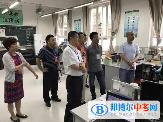 成都市教育局領導到成都石室錦城外國語學校巡考