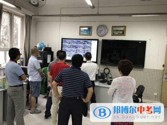 成都市教育局領導到成都石室錦城外國語學校巡考
