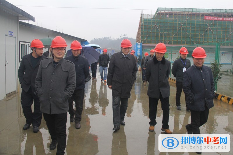  蒲江縣副縣長游錦一行實地調研蒲江中學新校區建設工作