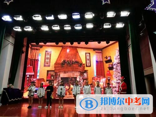 成都樹德外國語學校舉行“典范英語語音語調模仿大賽”