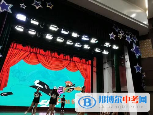 成都樹德外國語學校舉行“典范英語語音語調模仿大賽”
