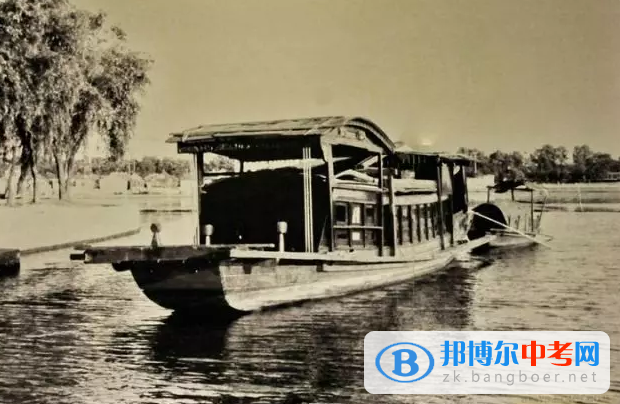 成都七中黨委胡霞書記在2017年七一慶祝大會(huì)上的講話