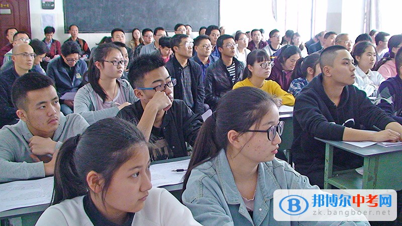 內(nèi)江市物理學(xué)科研討會在威遠(yuǎn)自強(qiáng)中學(xué)成功召開