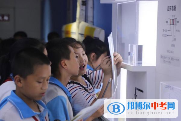 成都高新順江學校科技尋寶