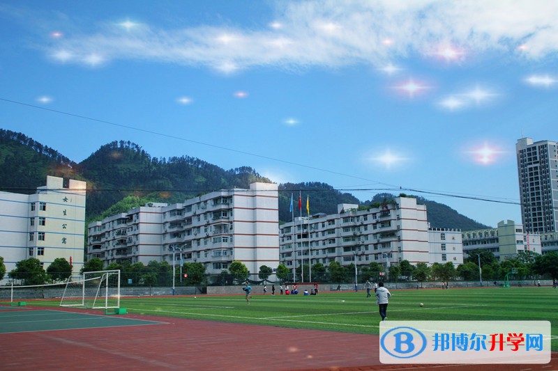 四川省筠連縣中學招生辦聯(lián)系電話