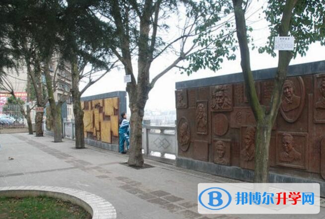 六盤(pán)水市第一實(shí)驗(yàn)中學(xué)招生辦聯(lián)系電話