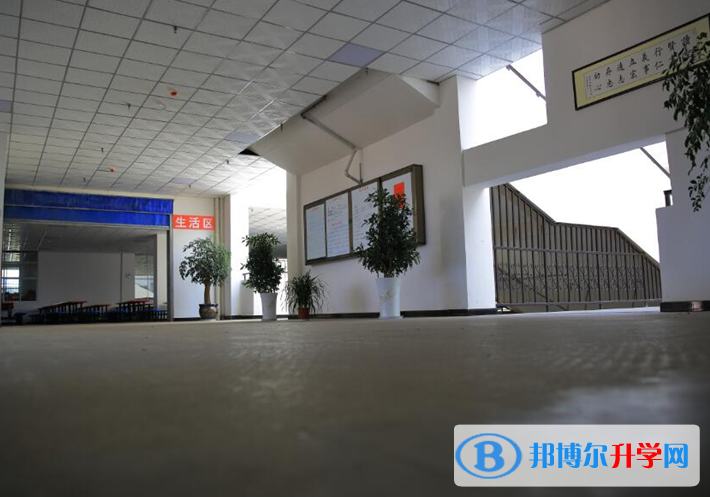 曲靖市興教學(xué)校學(xué)費(fèi)