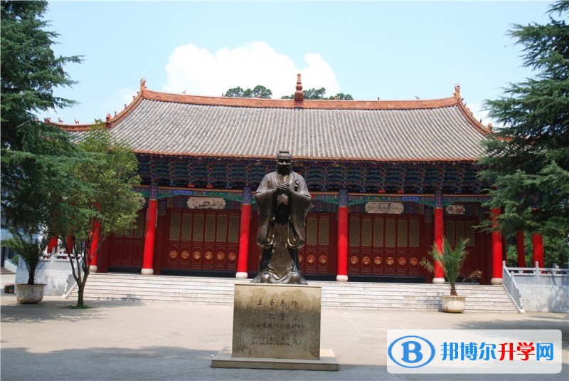 威市第一中學招生辦聯系電話