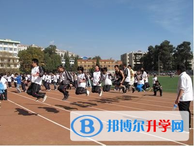 云南大學附屬外國語學校學費