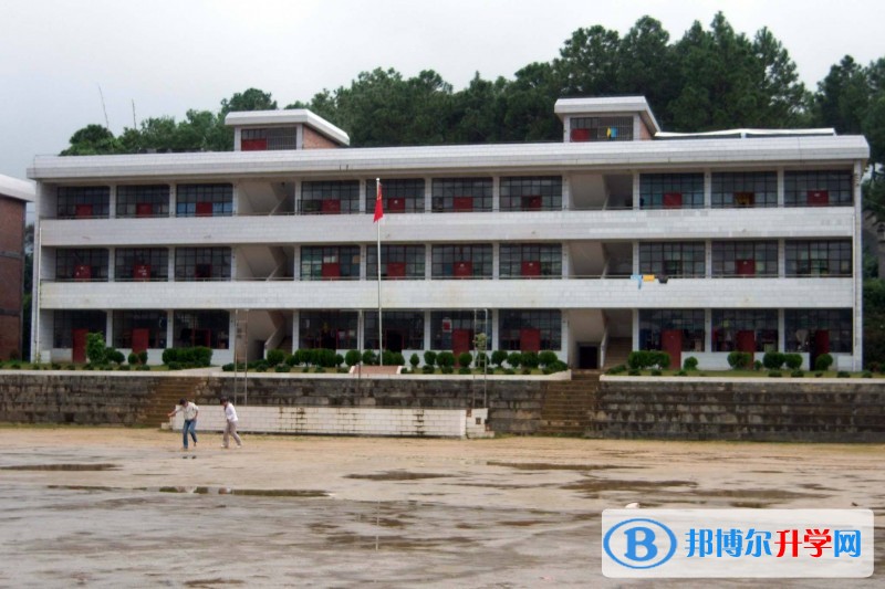  鳳慶縣魯史中學怎么樣、好嗎
