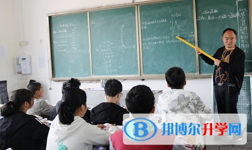 爭先創優作示范·志愿服務我先行