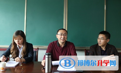 爭先創優作示范·志愿服務我先行