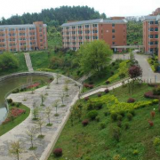 貴陽(yáng)觀(guān)山湖中加國(guó)際學(xué)校初中部