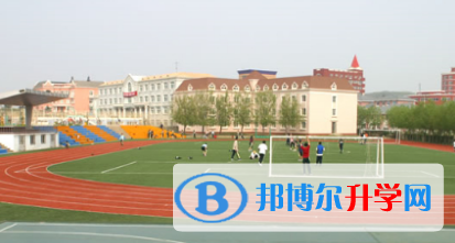 大連美國國際學校網站網址 