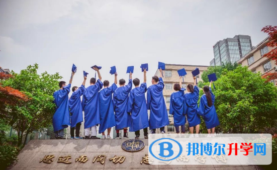 美中美育美國高中2023年招生辦聯系電話