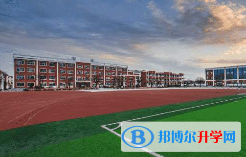 北美國(guó)際環(huán)球?qū)W校2023年招生辦聯(lián)系電話