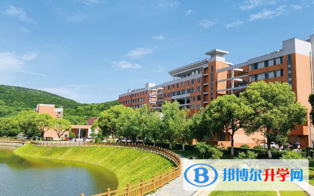 無錫太湖國際學校網站網址 