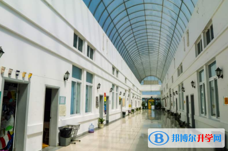 中加楓華國際學校初中部怎么樣、好不好