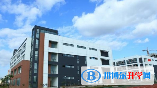 濰坊德潤(rùn)國(guó)際雙語學(xué)校初中部2020年報(bào)名條件、招生要求、招生對(duì)象