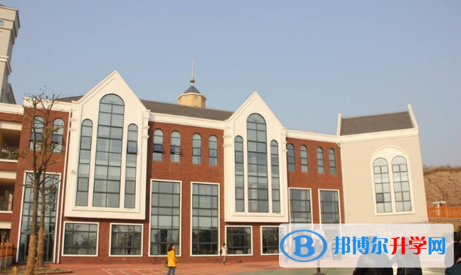 宜昌龍盤湖國際學校小學部網站網址 