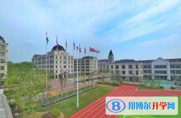 新華公學(xué)初中部2020年學(xué)費、收費多少