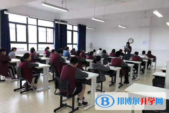 宜昌龍盤湖國際學校初中部怎么樣、好不好