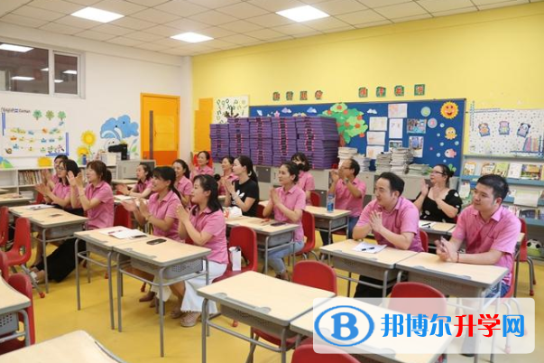 武漢為明國際學校初中部網站網址 