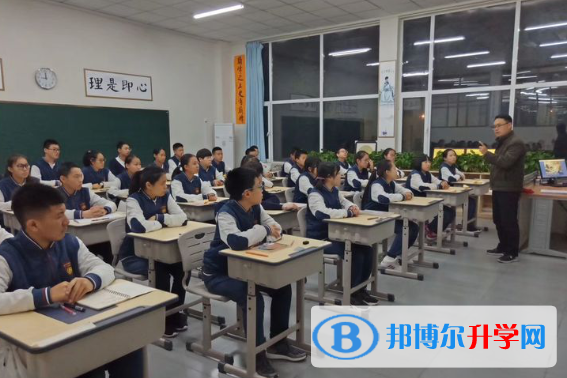 章丘雙語(yǔ)學(xué)校國(guó)際部2020年招生辦聯(lián)系電話(huà)