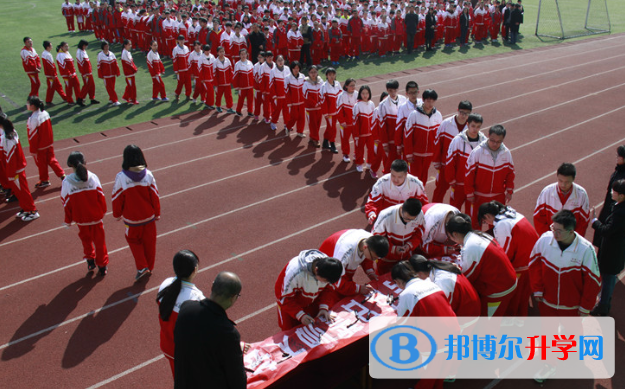 貴陽一中新世界國際學(xué)校初中部2020年報名條件、招生要求、招生對象