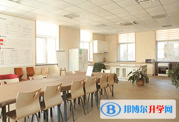 威海常春藤國際學校網站網址 