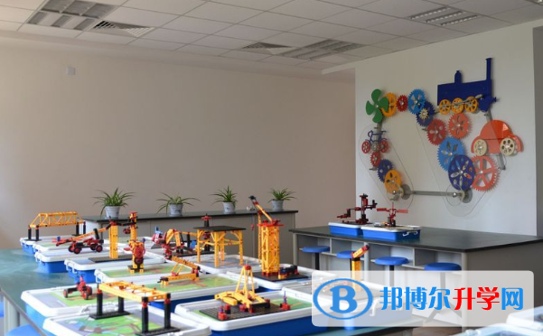 鄭州一八國(guó)際小學(xué)2020年報(bào)名條件、招生要求、招生對(duì)象