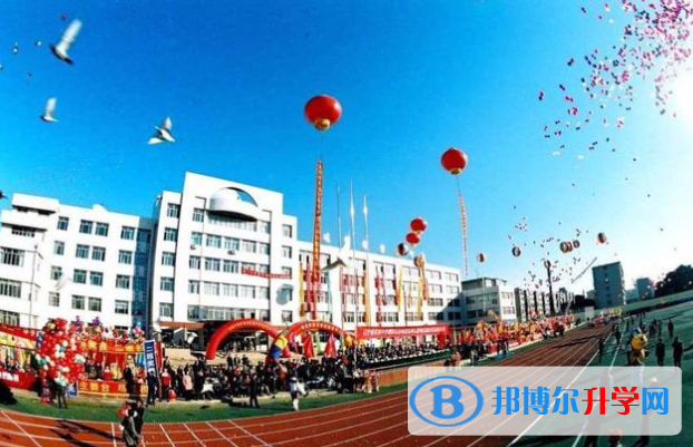 遼寧實(shí)驗(yàn)中學(xué)國(guó)際高中部2020年招生辦聯(lián)系電話(huà)