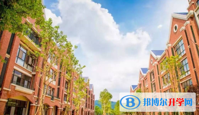 貴陽樂灣國際實驗學校高中部怎么樣、好不好