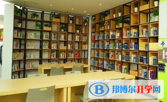 長春盈佳外國語學校初中部怎么樣、好不好