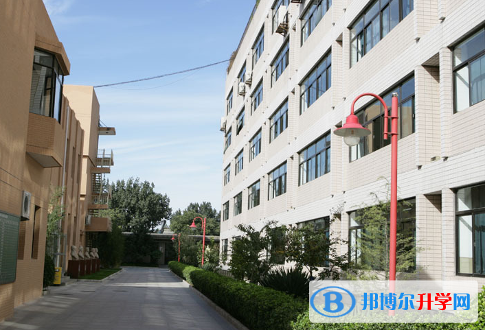 首都師范大學附屬中學國際部2021年招生辦聯系電話