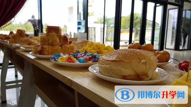 云南外國語學校2021年學費、收費多少 