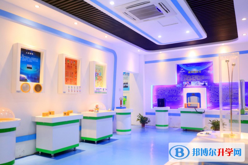 廣元外國語學(xué)校2021年學(xué)費、收費多少