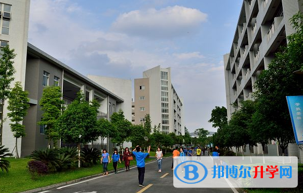 自貢市第六中學(xué)校2021年報(bào)名條件、招生要求、招生對(duì)象