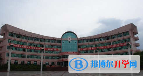 重慶市忠縣中學(xué)校2021年報名條件、招生要求、招生對象